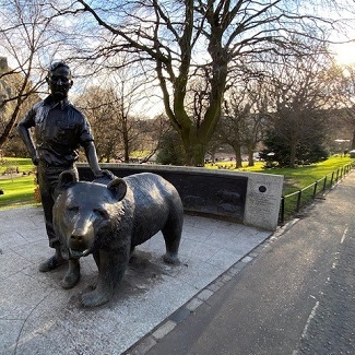 Image of Wojtek the Bear statue
